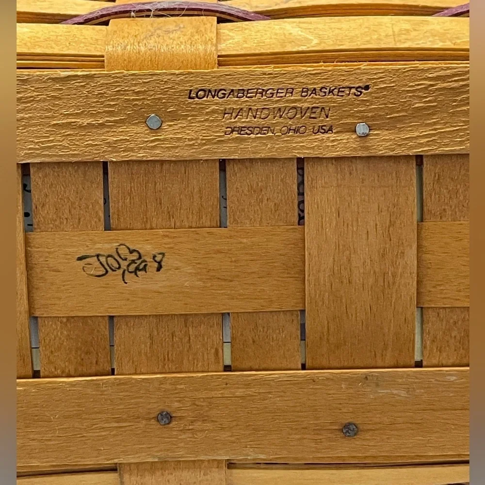 Longaberger 1998 Cherished Memories Sweetheart Basket  for display very clean